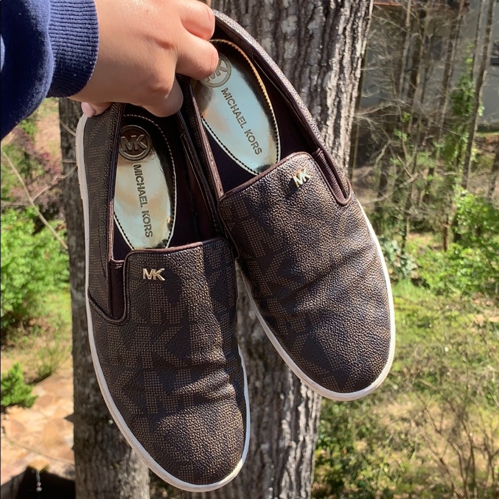 Micheal Kota Slip On Sneakers SIZE: 6 1/2
